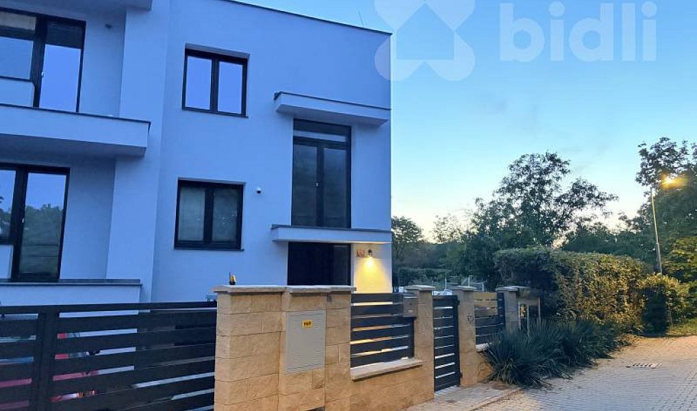 Pronájem bytu 3+1 88 m², Černošice – náhled fotky 20