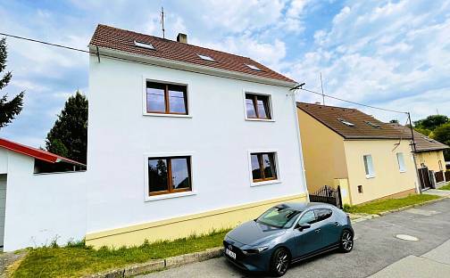 Prodej domu 180 m² s pozemkem 436 m², Příční, Kladno - Švermov