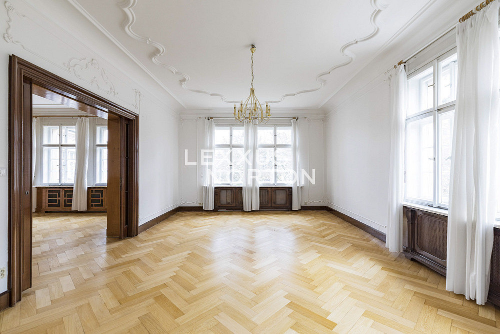 Pronájem bytu 6+kk 246 m² — photo 5