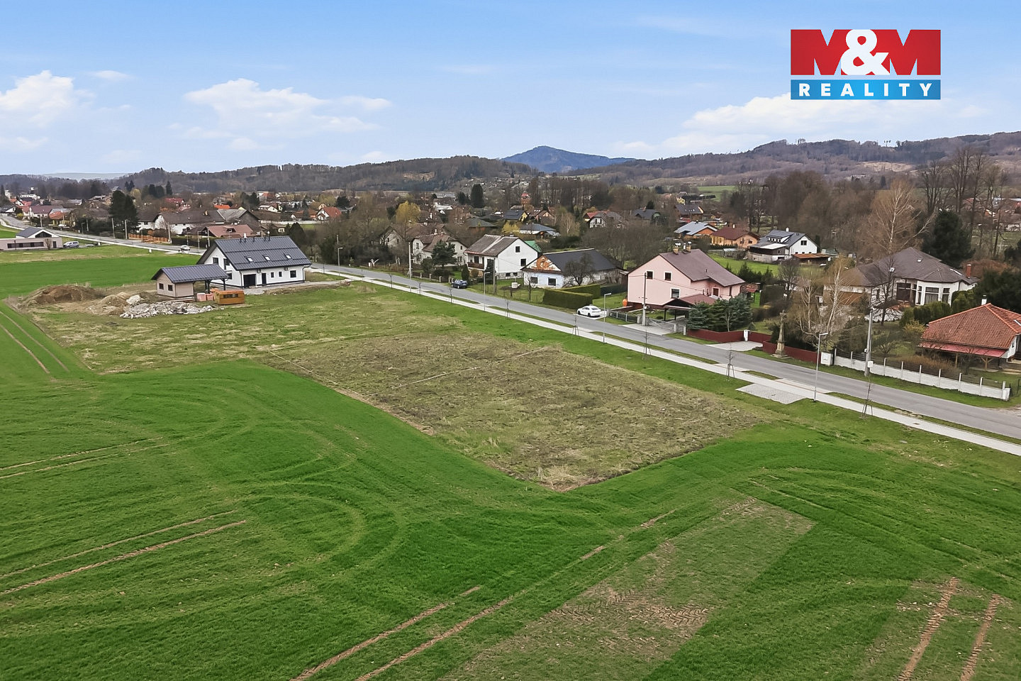 Prodej stavebního pozemku 889 m² – pohled 6