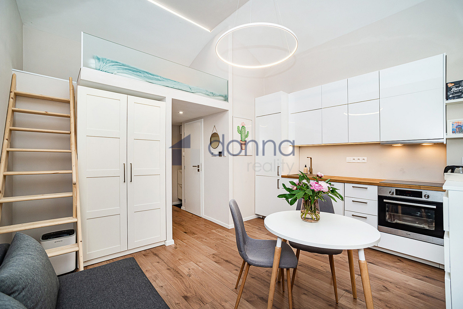 Pronájem bytu 1+kk 26 m² — photo 2