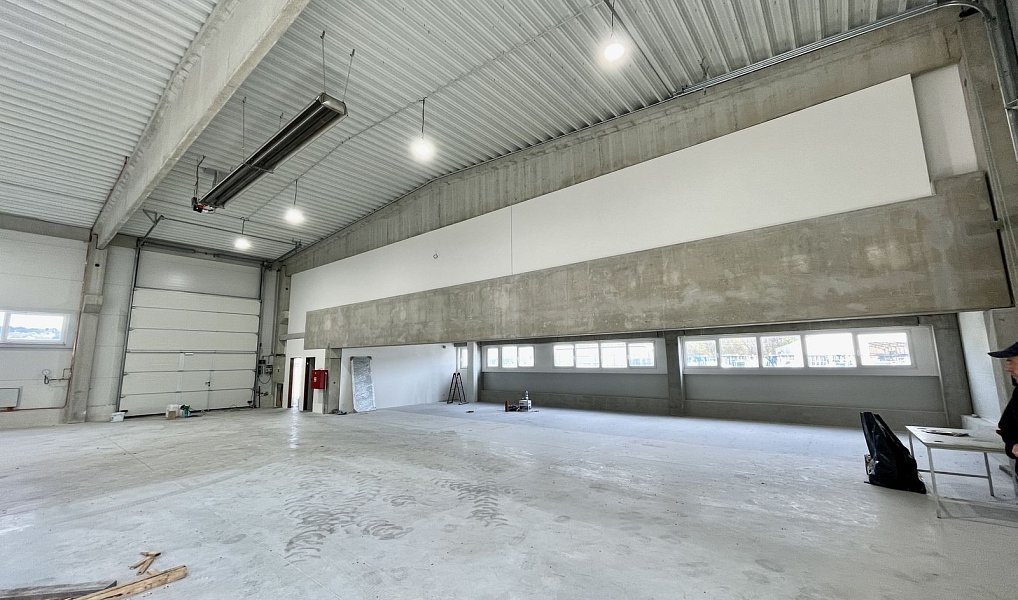 Pronájem výrobních prostor 1 500 m², Husinec – náhled fotky 4