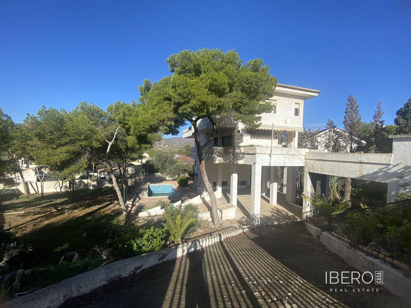 Prodej domu 450 m² s pozemkem 1 500 m²