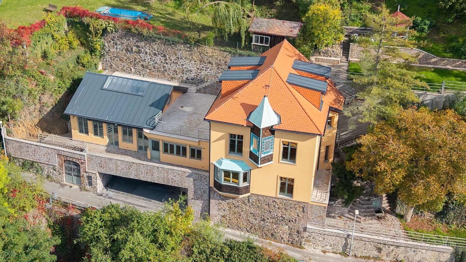 Prodej domu 308 m² s pozemkem 1 056 m²