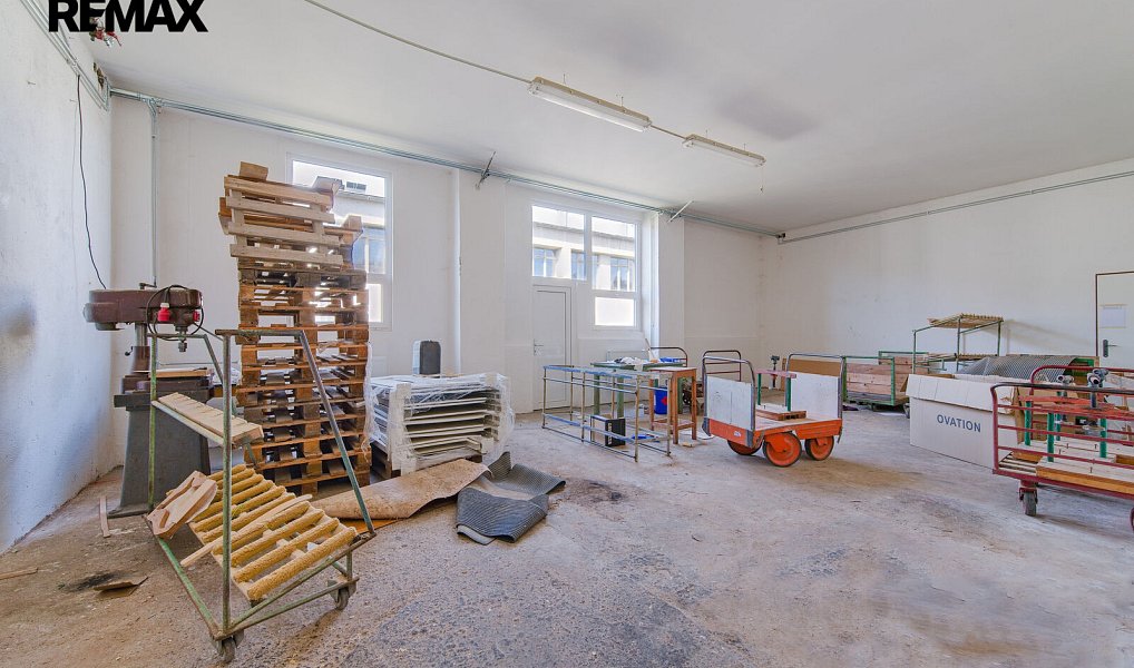 Pronájem skladovacích prostor 500 m², Luby – náhled fotky 3