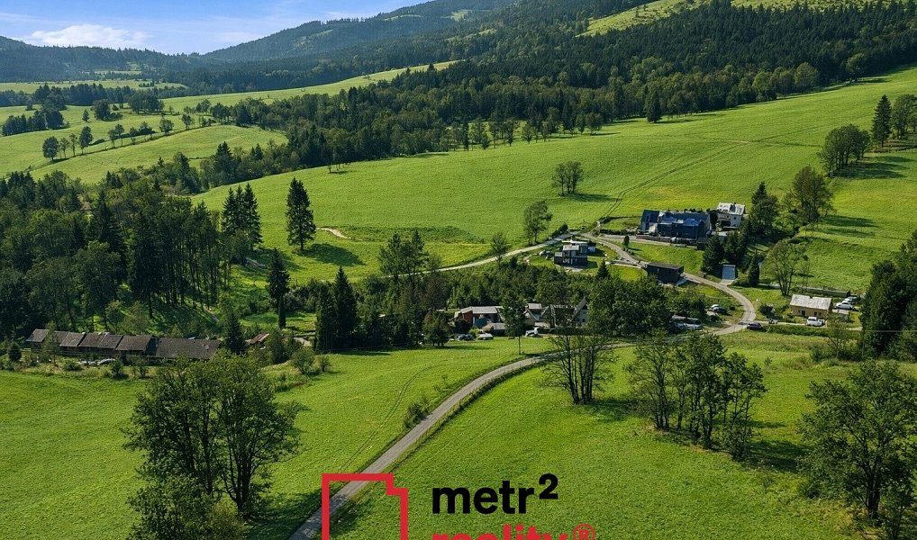 Prodej stavebního pozemku 858 m², Staré Město – náhled fotky 3