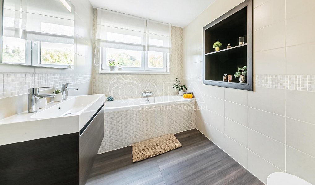 Prodej domu 104 m² s pozemkem 235 m², Hřebeč – náhled fotky 24