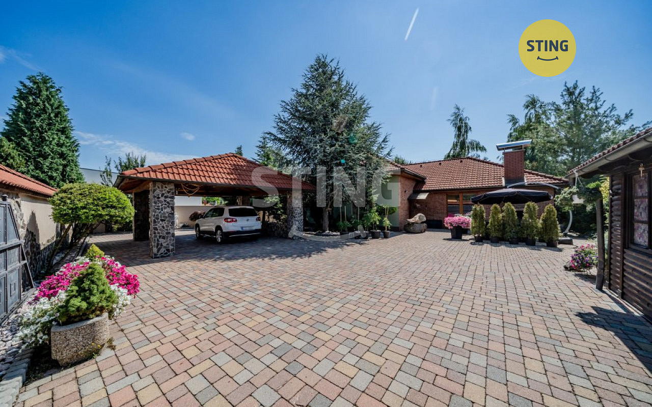 Prodej domu 262 m² s pozemkem 715 m²