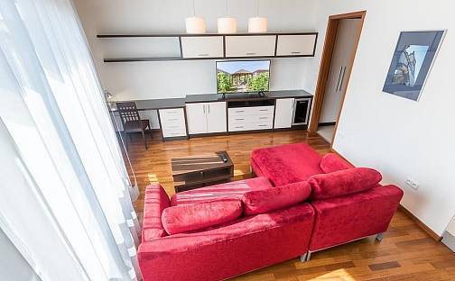 Pronájem bytu 2+kk 50 m², Na slupi, Praha 2 - Nové Město