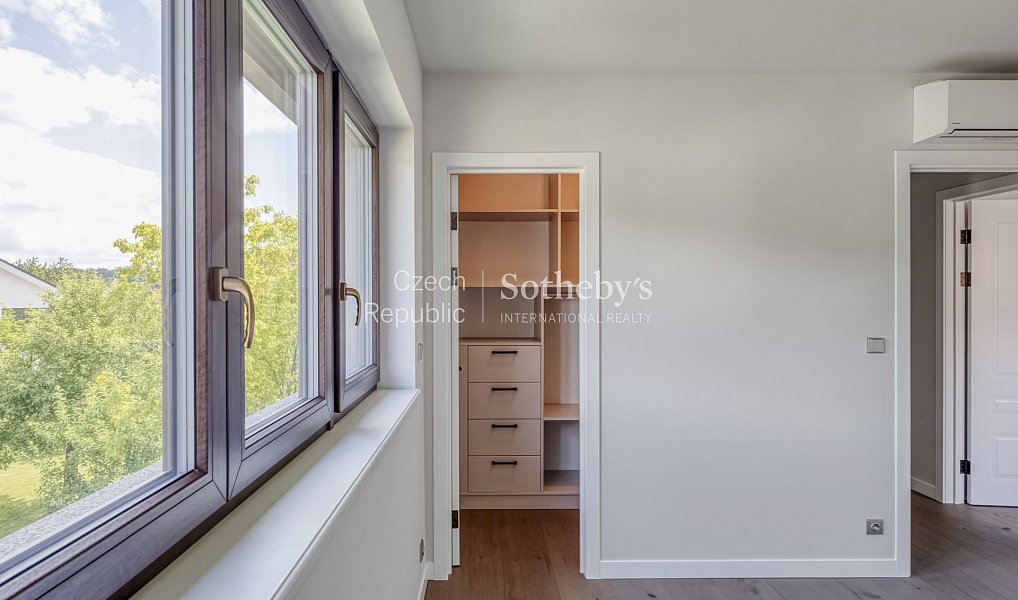 Pronájem domu 184 m² s pozemkem 432 m², Praha – náhled fotky 12