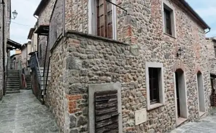 Prodej domu 120 m² s pozemkem 65 m², Bucine, Province of Arezzo, Itálie