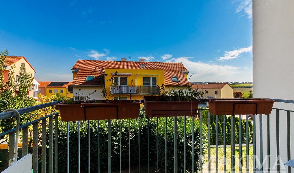 Pronájem bytu 2+kk 38 m², Jinočany – náhled fotky 3