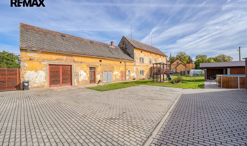 Prodej domu 220 m² s pozemkem 1 917 m², Pernarec – náhled fotky 33