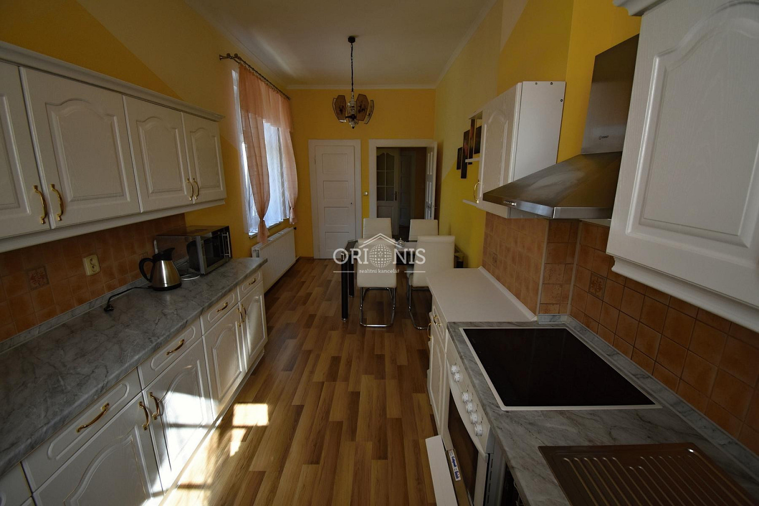 Pronájem bytu 4+1 132 m² — photo 2