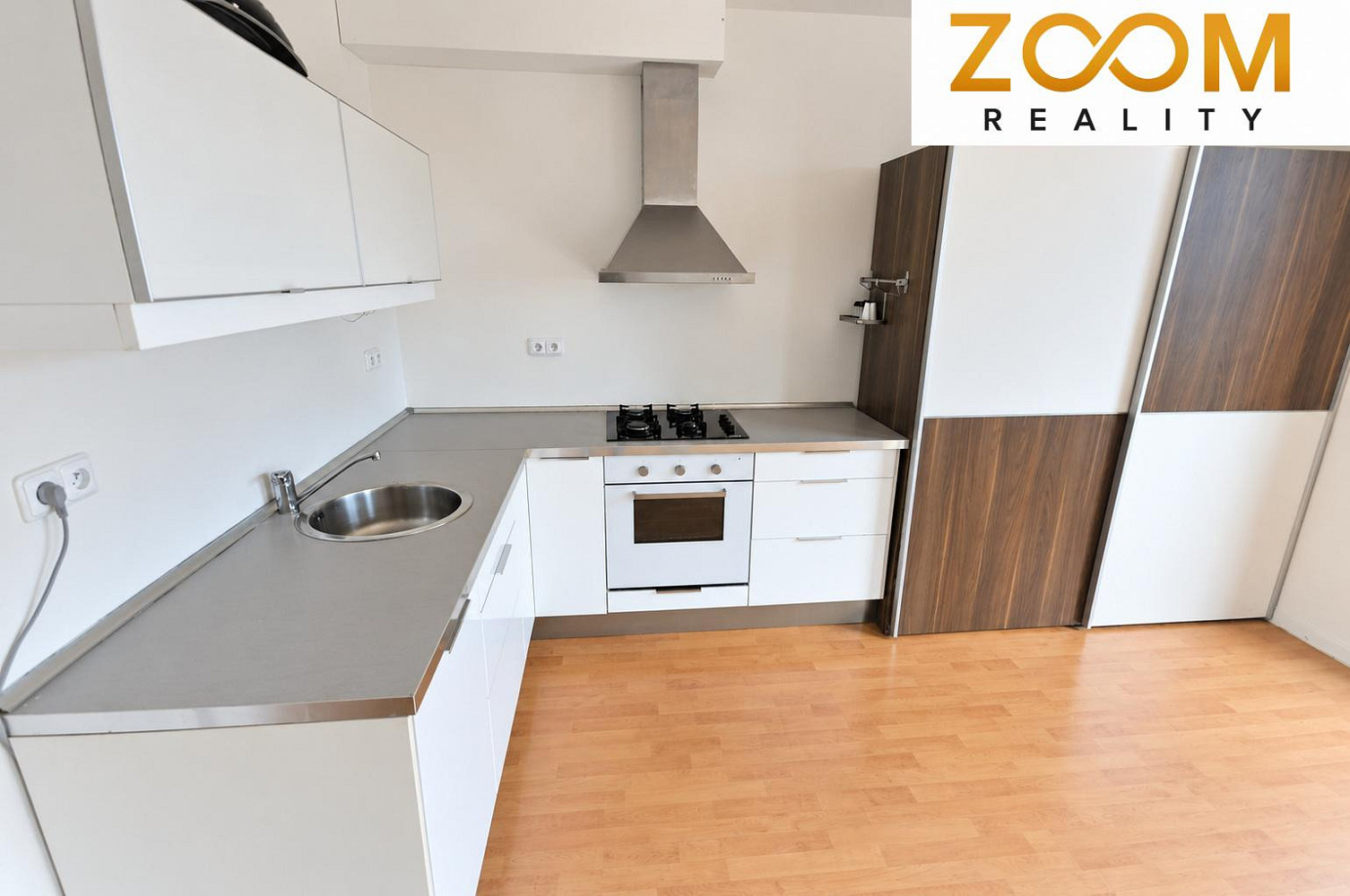 Pronájem bytu 1+kk 42 m² – fotografie 3