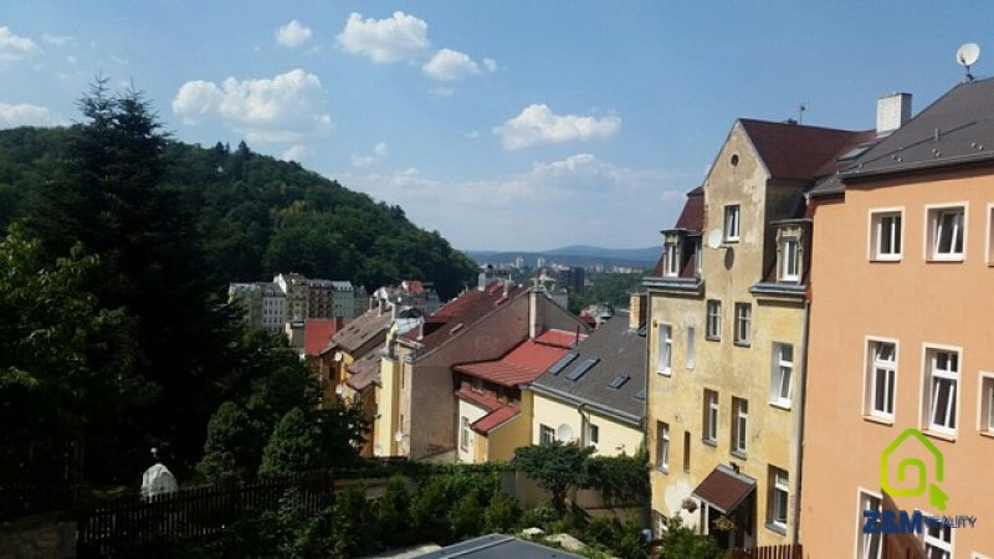 Prodej nájemního domu, činžáku 310 m² — photo 2