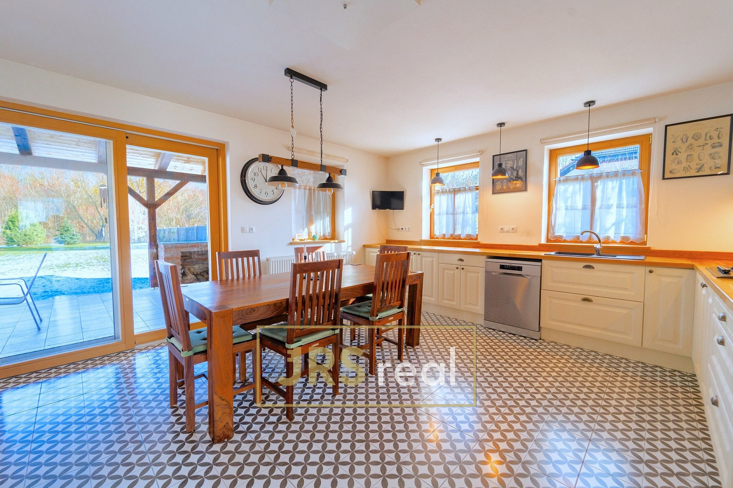 Prodej domu 187 m² s pozemkem 2 699 m² – fotografie 2