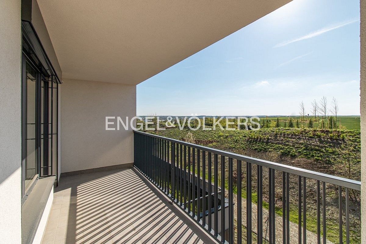 Pronájem bytu 4+kk 89 m² — photo 3
