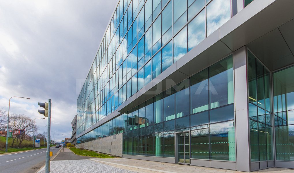Pronájem kanceláře 443 m², Praha – náhled fotky 2