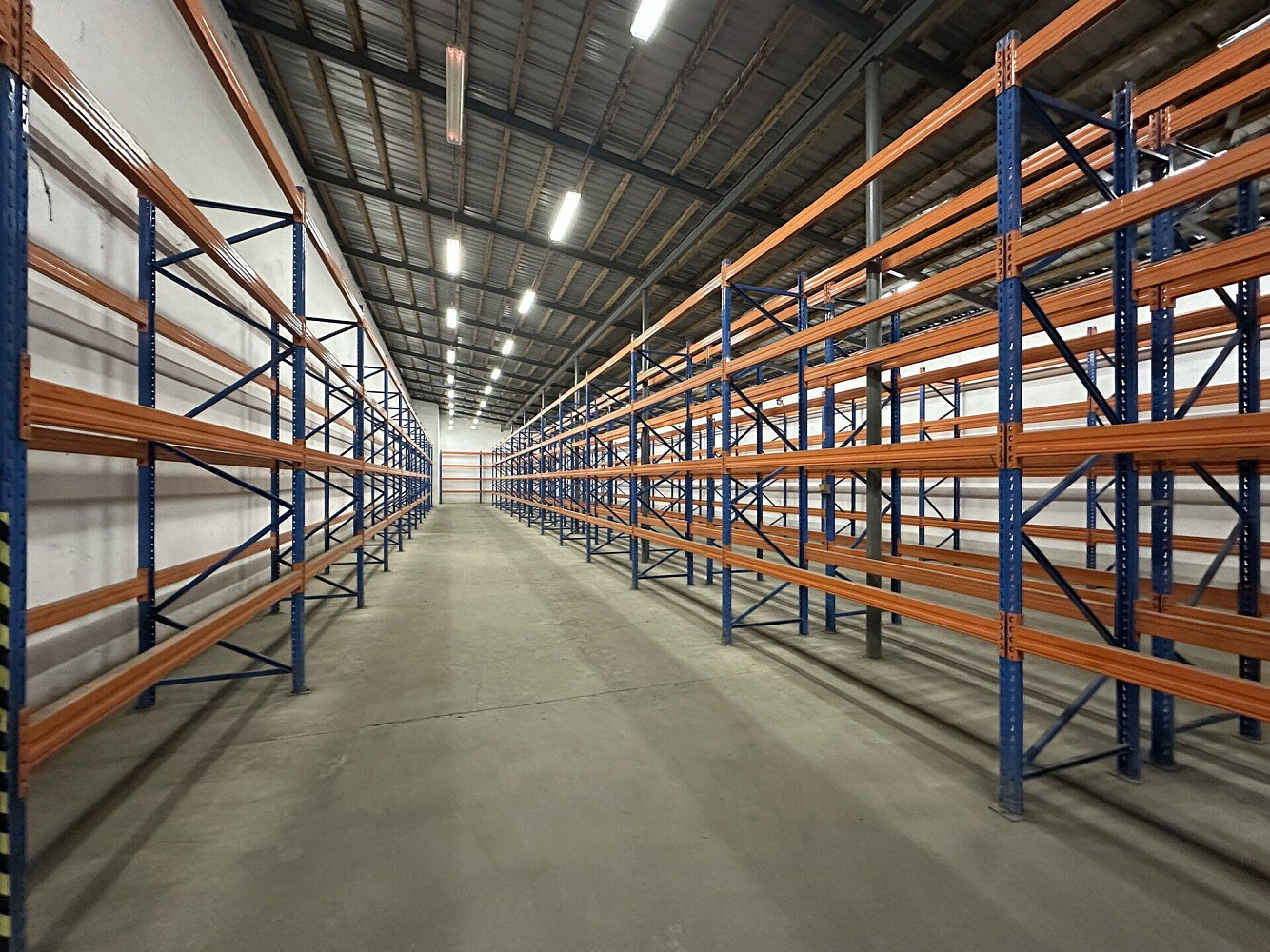 Pronájem skladovacích prostor 1 700 m² – fotografie 4