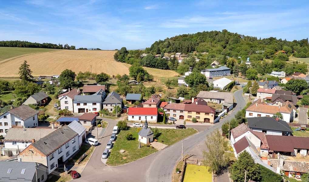 Prodej domu 100 m² s pozemkem 175 m², Luká – náhled fotky 4