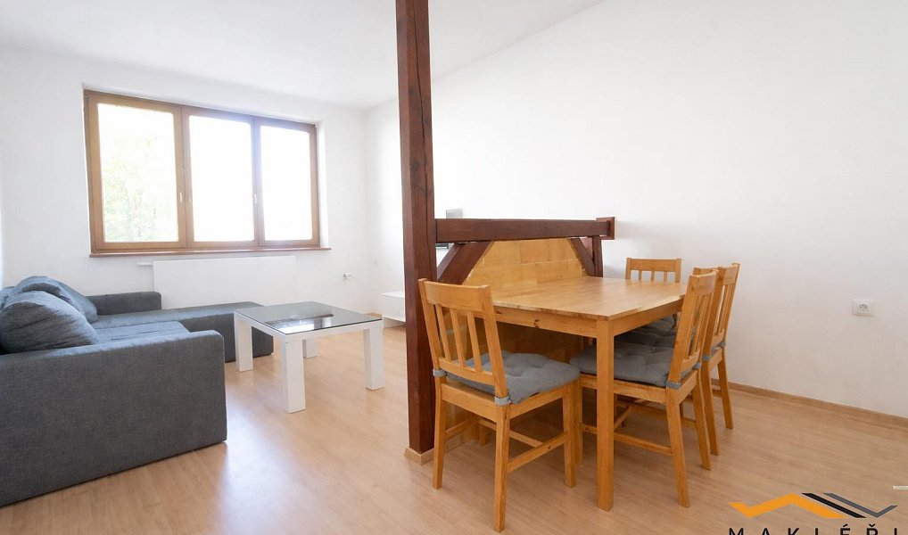 Pronájem bytu 3+1 76 m², Telč – náhled fotky 3