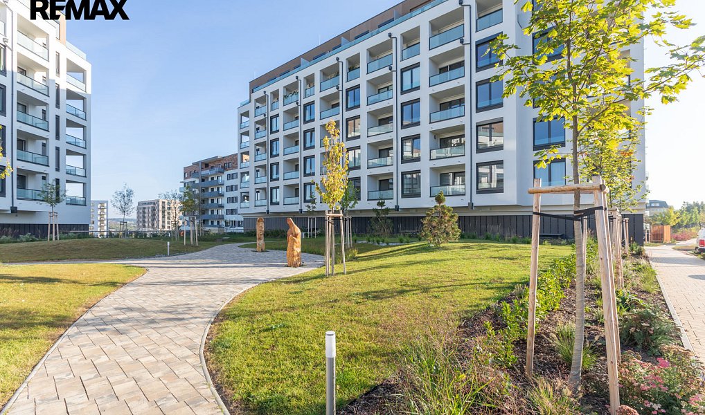 Pronájem bytu 1+kk 27 m², Praha – náhled fotky 12