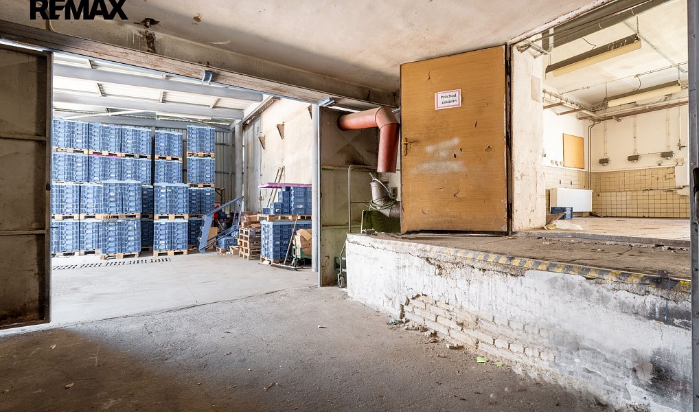 Prodej výrobních prostor 1 115 m², Nové Hrady – náhled fotky 30