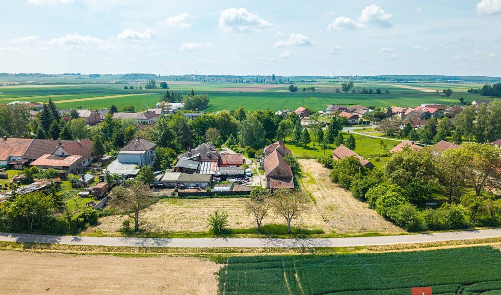 Prodej stavebního pozemku 2 242 m², Roudnice – náhled fotky 6
