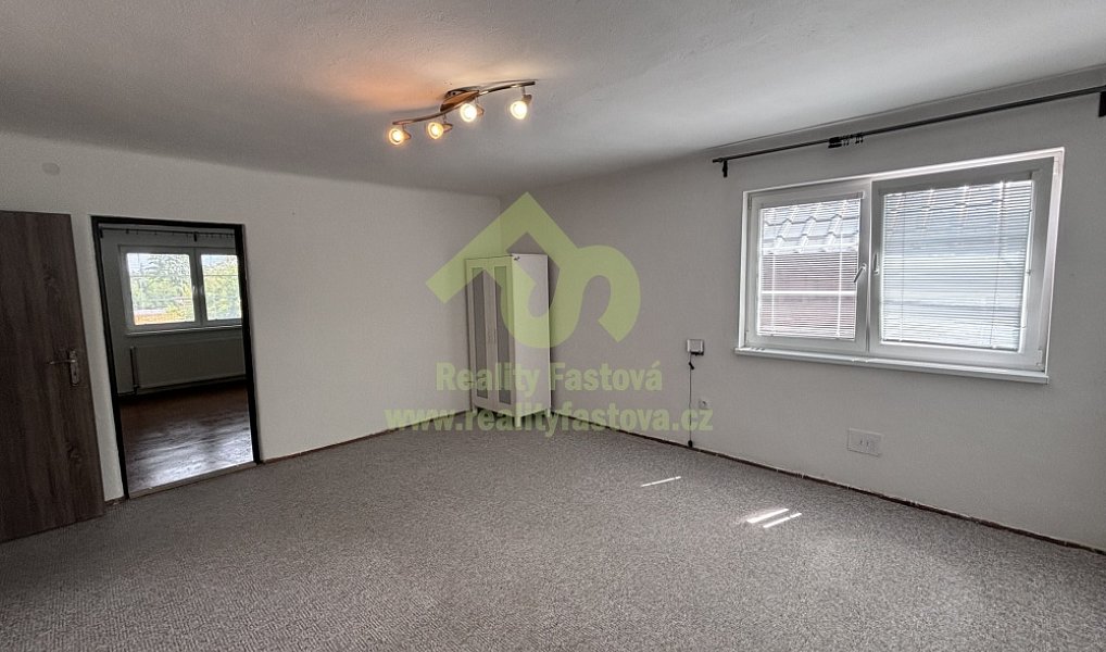 Prodej domu 228 m² s pozemkem 1 076 m², Rokycany – náhled fotky 33