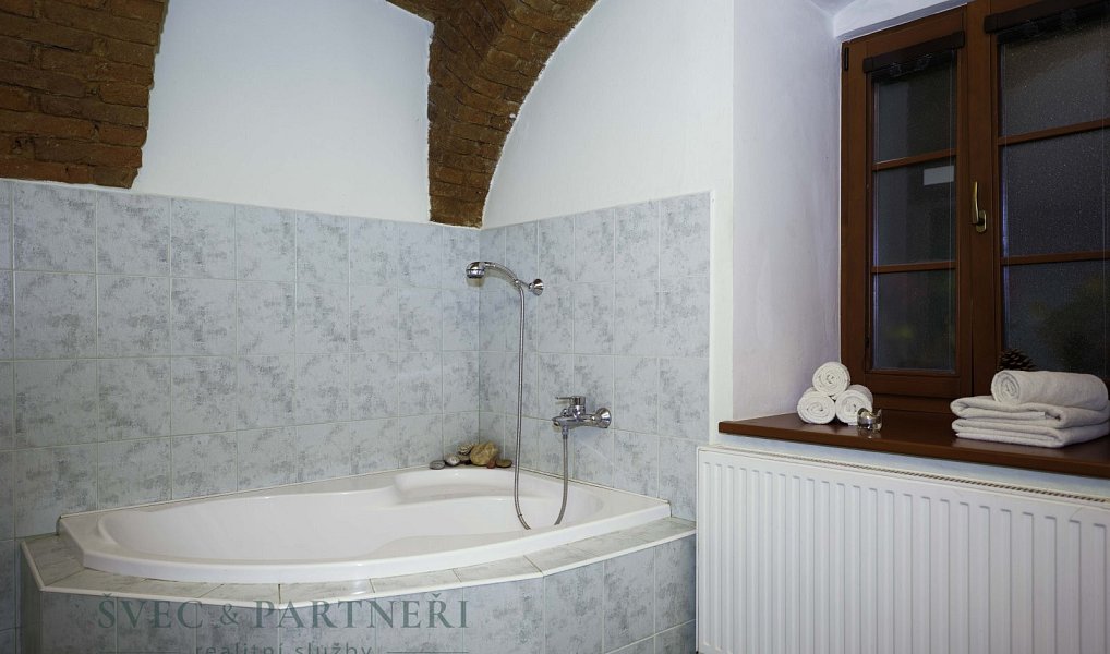 Prodej domu 2 041 m² s pozemkem 5 342 m², Rodvínov – náhled fotky 14