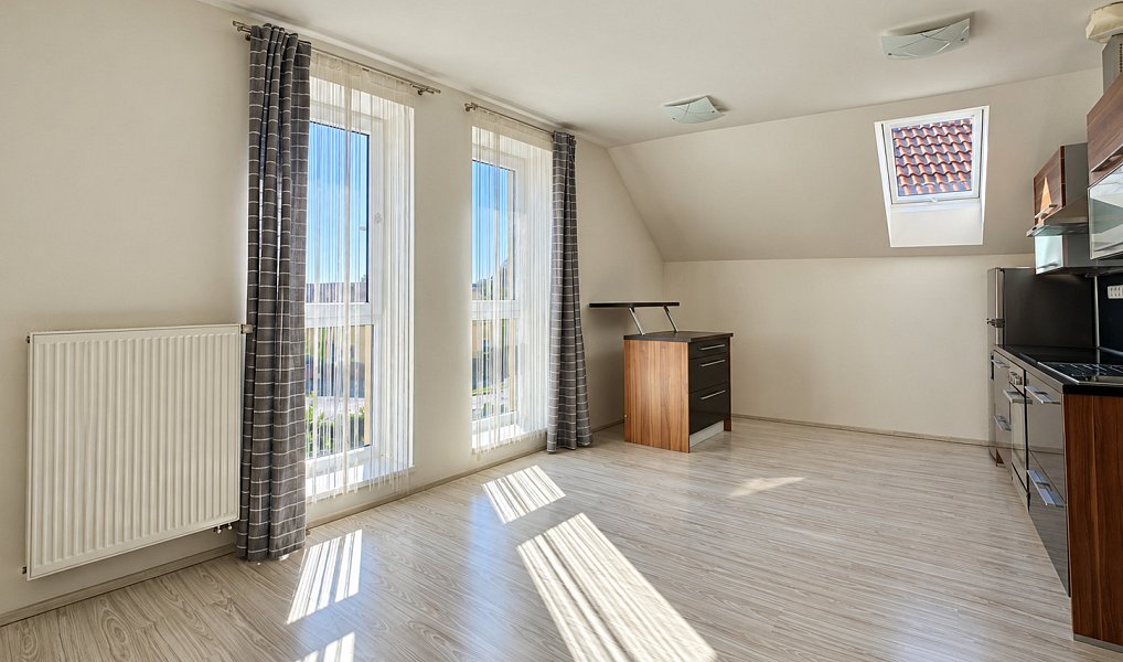 Pronájem bytu 3+kk 74 m², Praha – náhled fotky 3