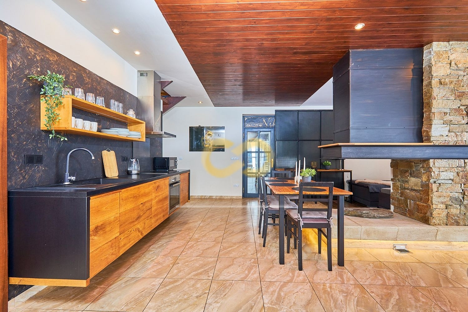 Prodej komerčního objektu (jiného typu) 202 m²