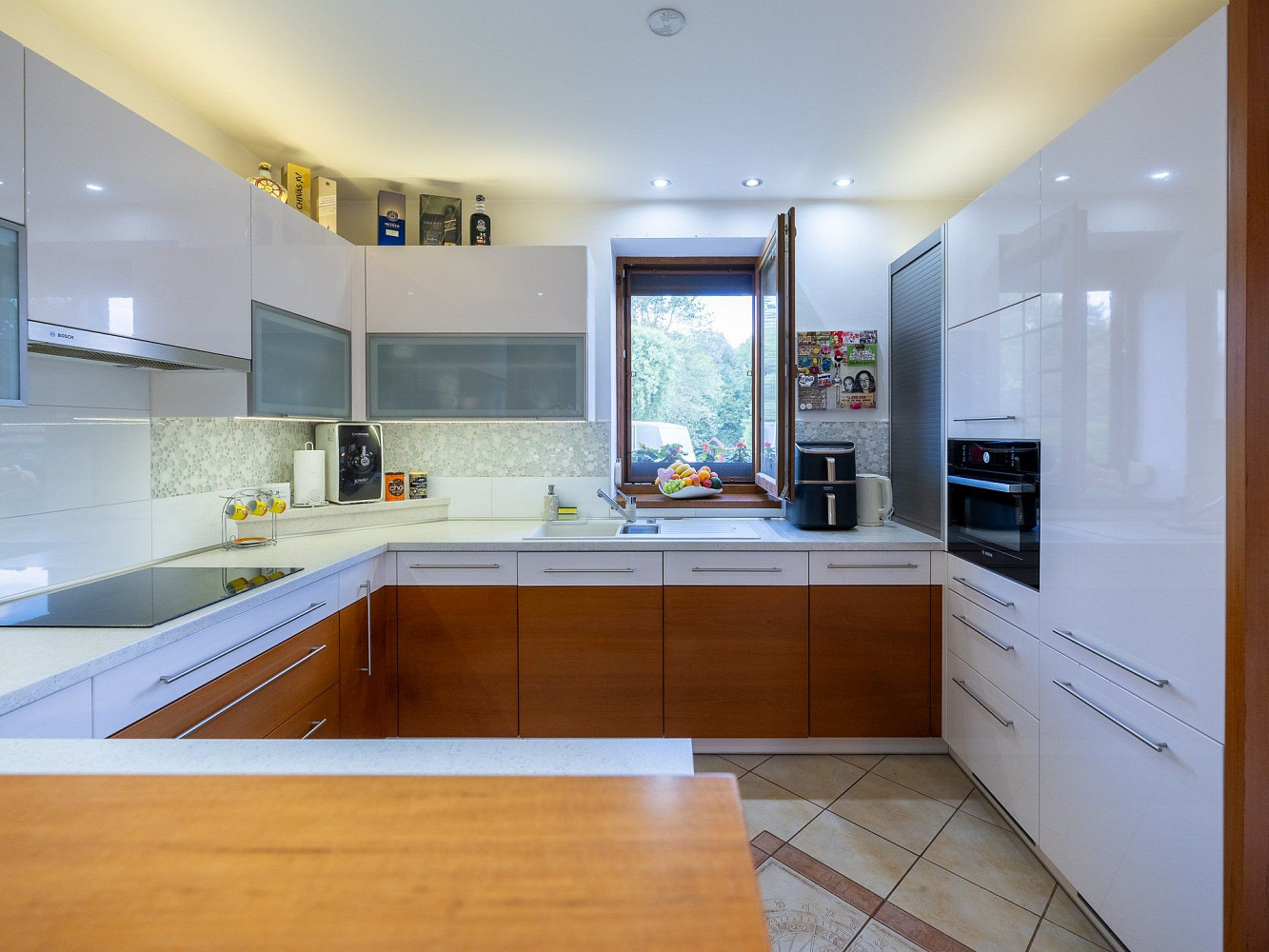 Prodej domu 250 m² s pozemkem 1 350 m² – fotografie 4