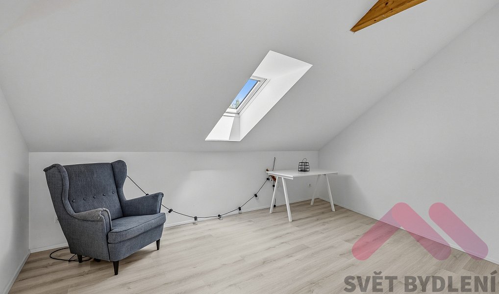 Prodej domu 300 m² s pozemkem 1 066 m², Tehov – náhled fotky 25