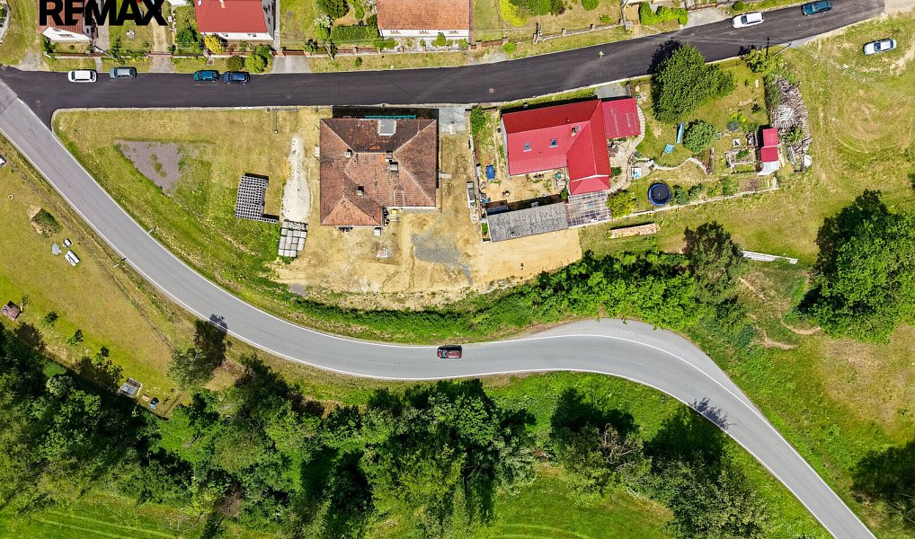 Prodej domu 735 m² s pozemkem 3 134 m², Zemětice – náhled fotky 11