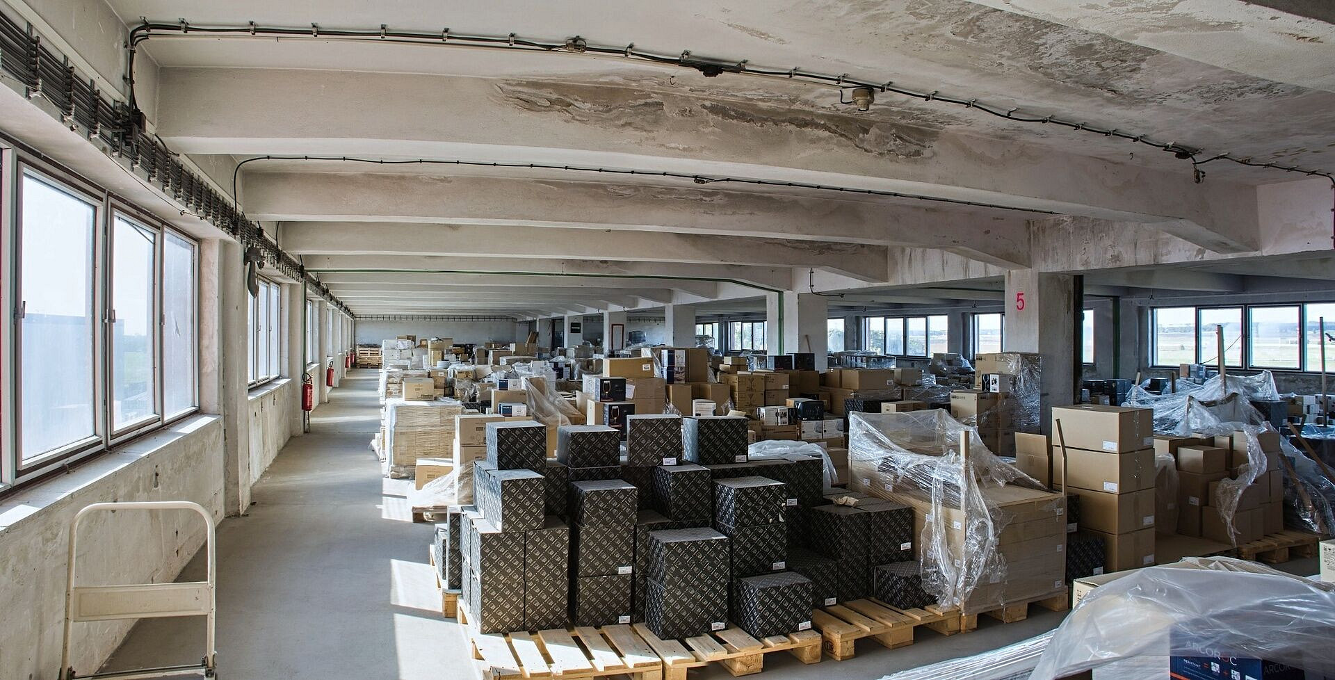 Pronájem skladovacích prostor 3 270 m² – fotografie 5