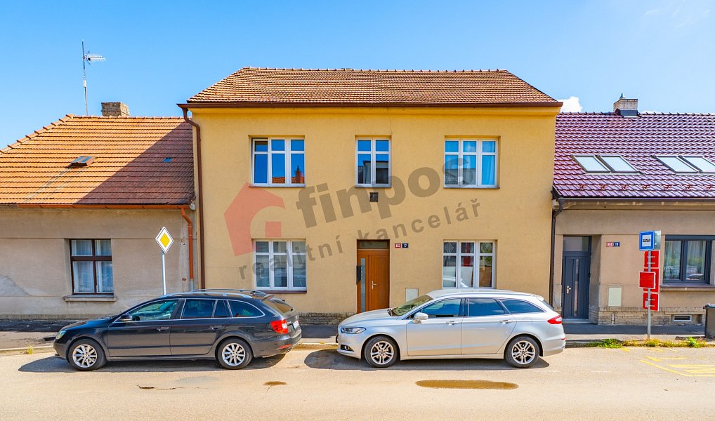 Prodej nájemního domu, činžáku 206 m², Benešov – náhled fotky 2