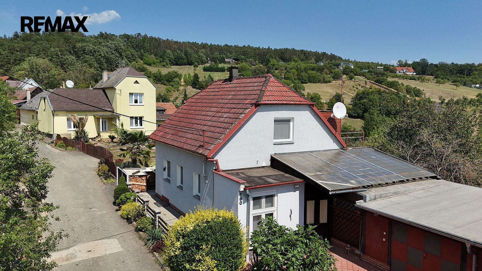 Prodej domu 100 m² s pozemkem 296 m² – fotografie 2