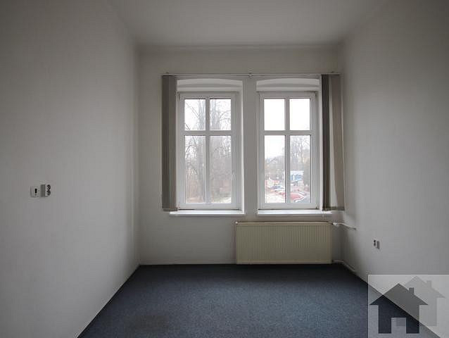 Pronájem kanceláře 58 m² – fotografie 2