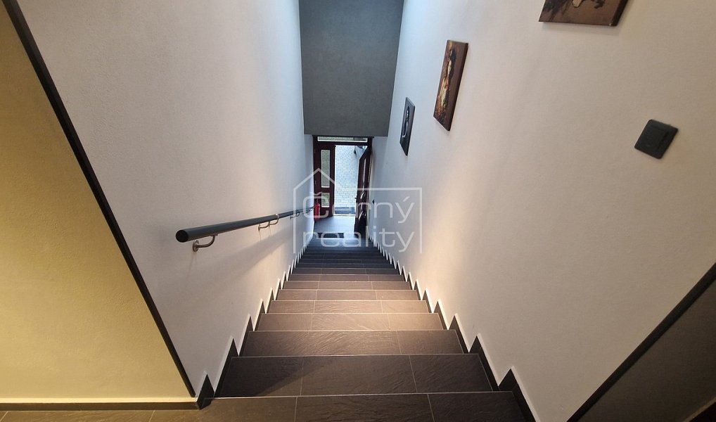 Pronájem bytu 1+kk 50 m², Jičín – náhled fotky 4