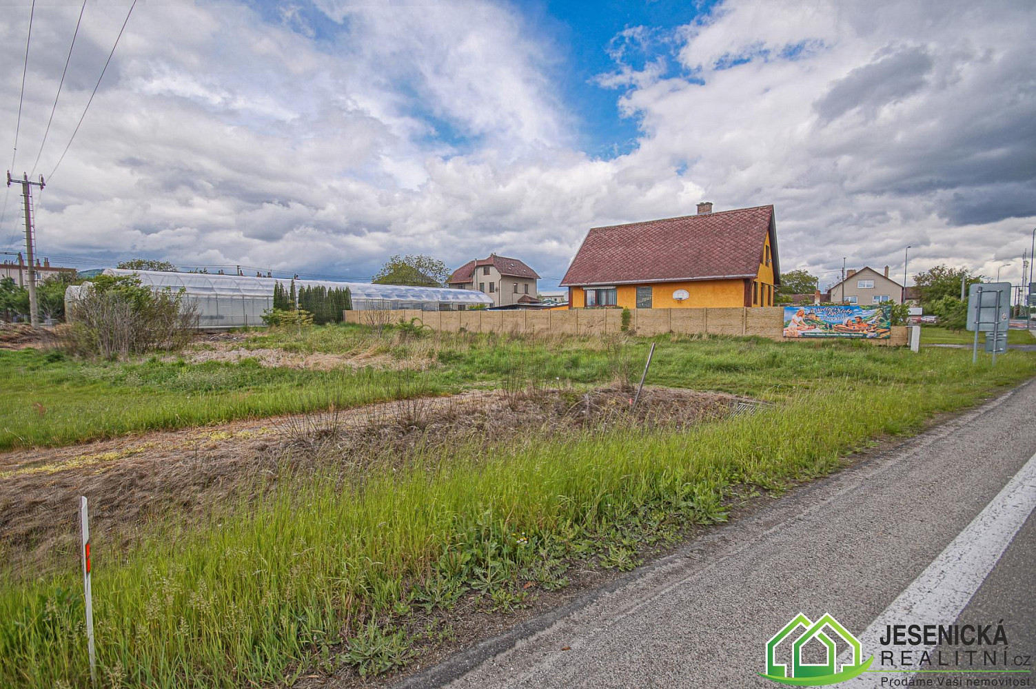 Prodej stavebního pozemku 748 m² – fotografie 3