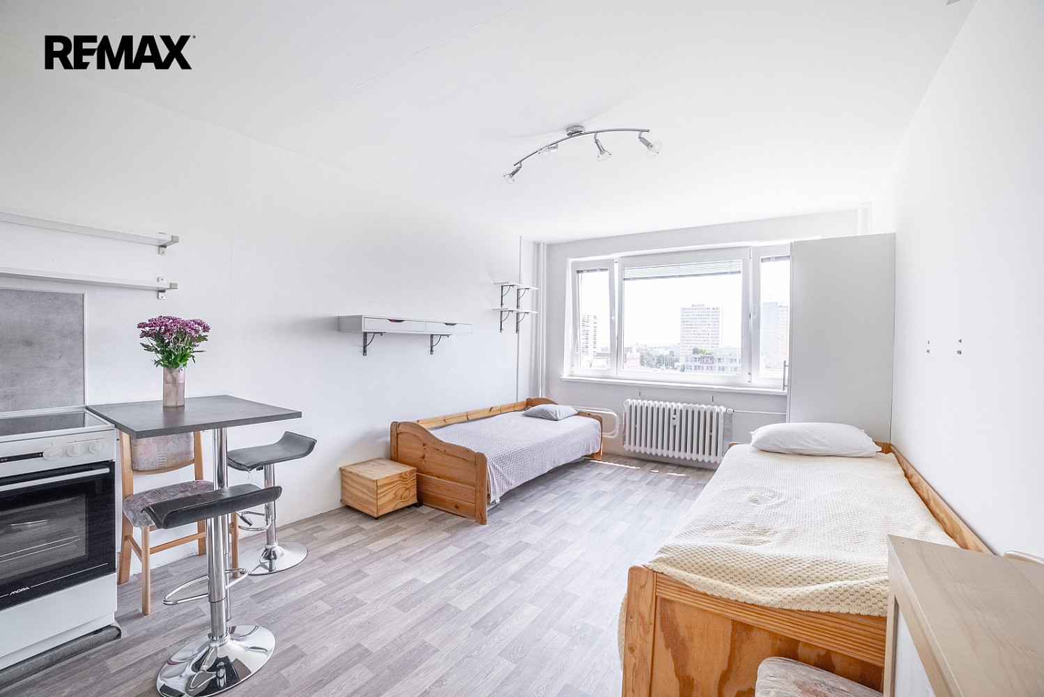Prodej bytu 1+kk 27 m² — photo 2