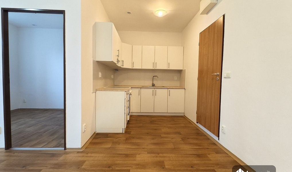 Pronájem bytu 2+kk 35 m², Hlinsko – náhled fotky 2