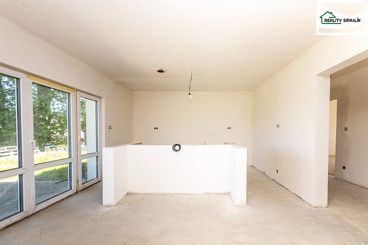 Prodej domu 100 m² s pozemkem 707 m² — photo 2