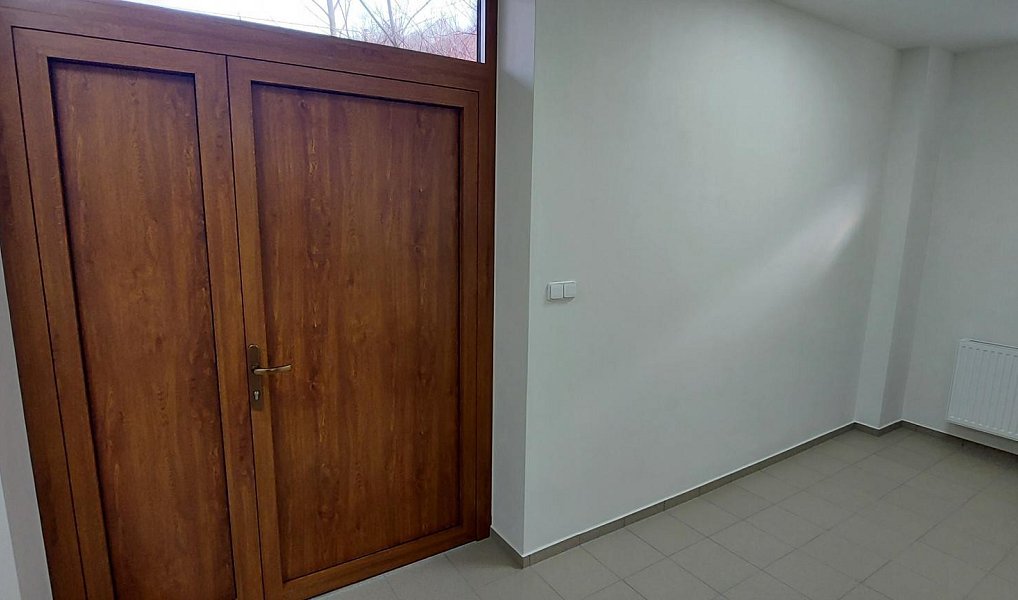Pronájem obchodních prostor 147 m², Vsetín – náhled fotky 15