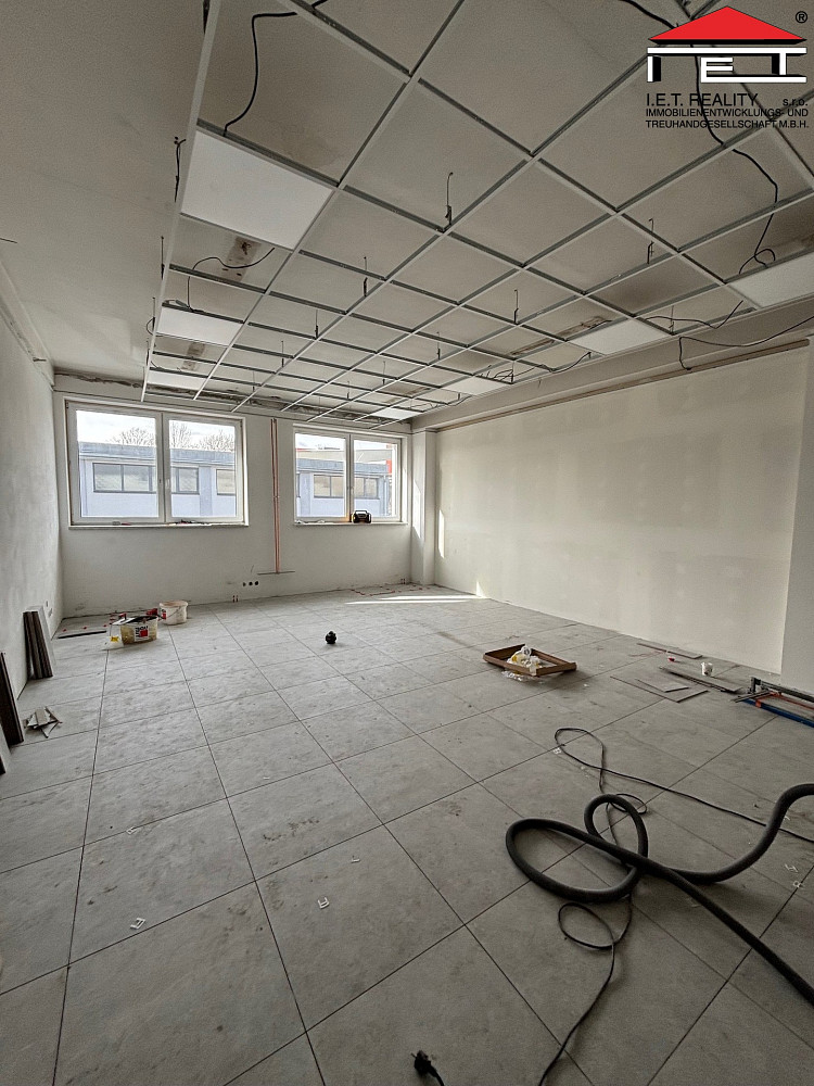 Pronájem skladovacích prostor 1 600 m² — photo 4