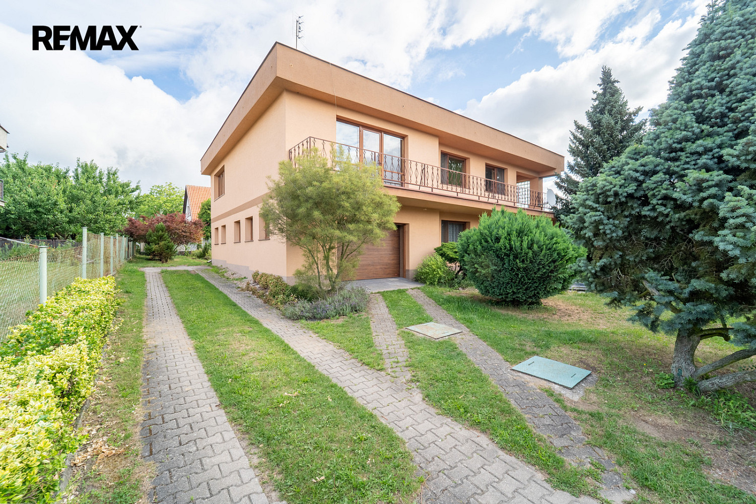Prodej domu 234 m² s pozemkem 999 m²