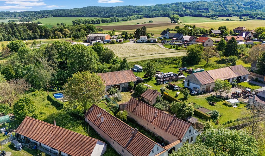 Prodej domu 142 m² s pozemkem 1 434 m², Bousov – náhled fotky 31