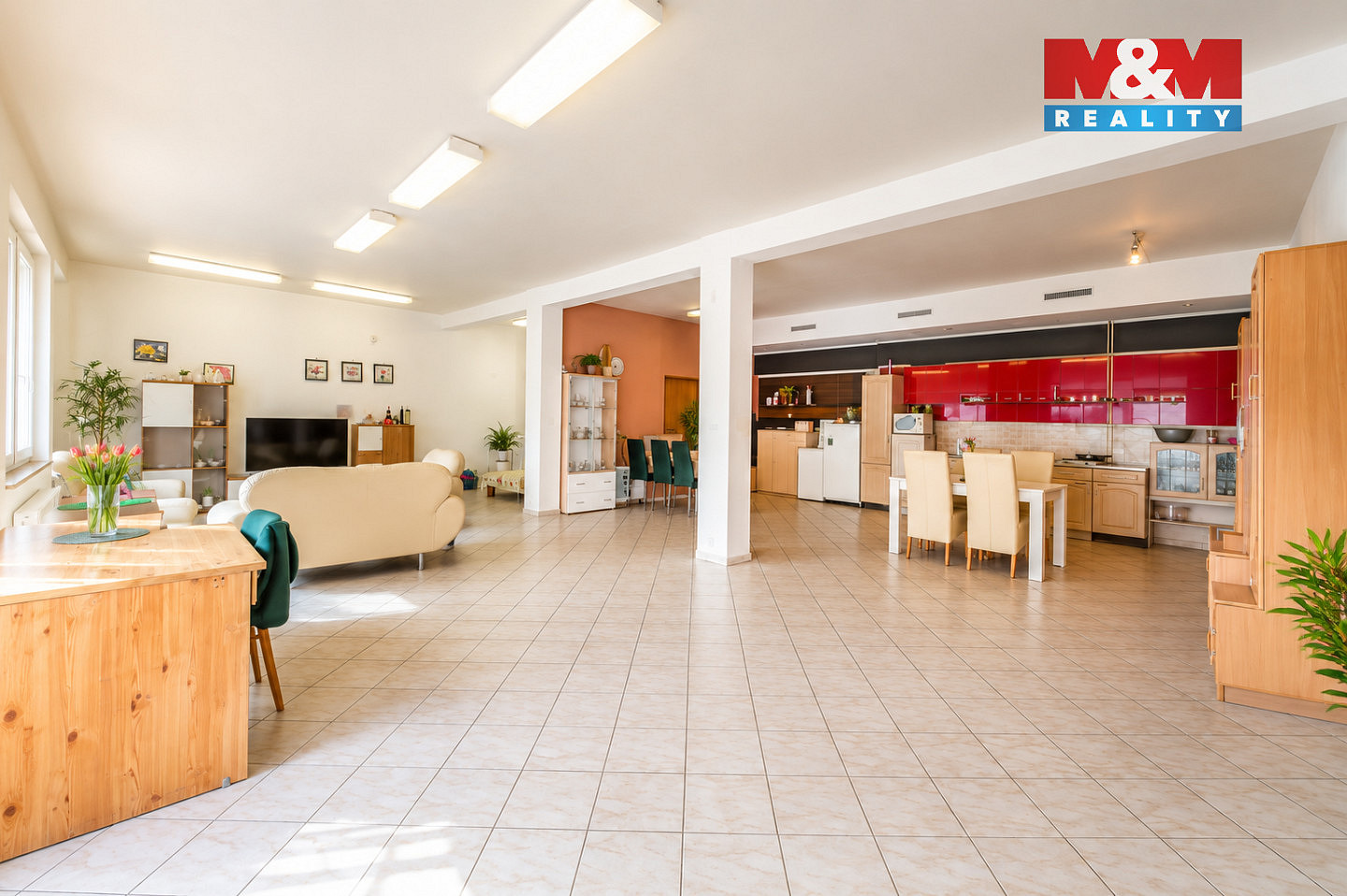 Prodej domu 650 m² s pozemkem 460 m² — photo 2